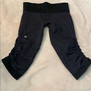 Black and gray chevron Lululemon pants